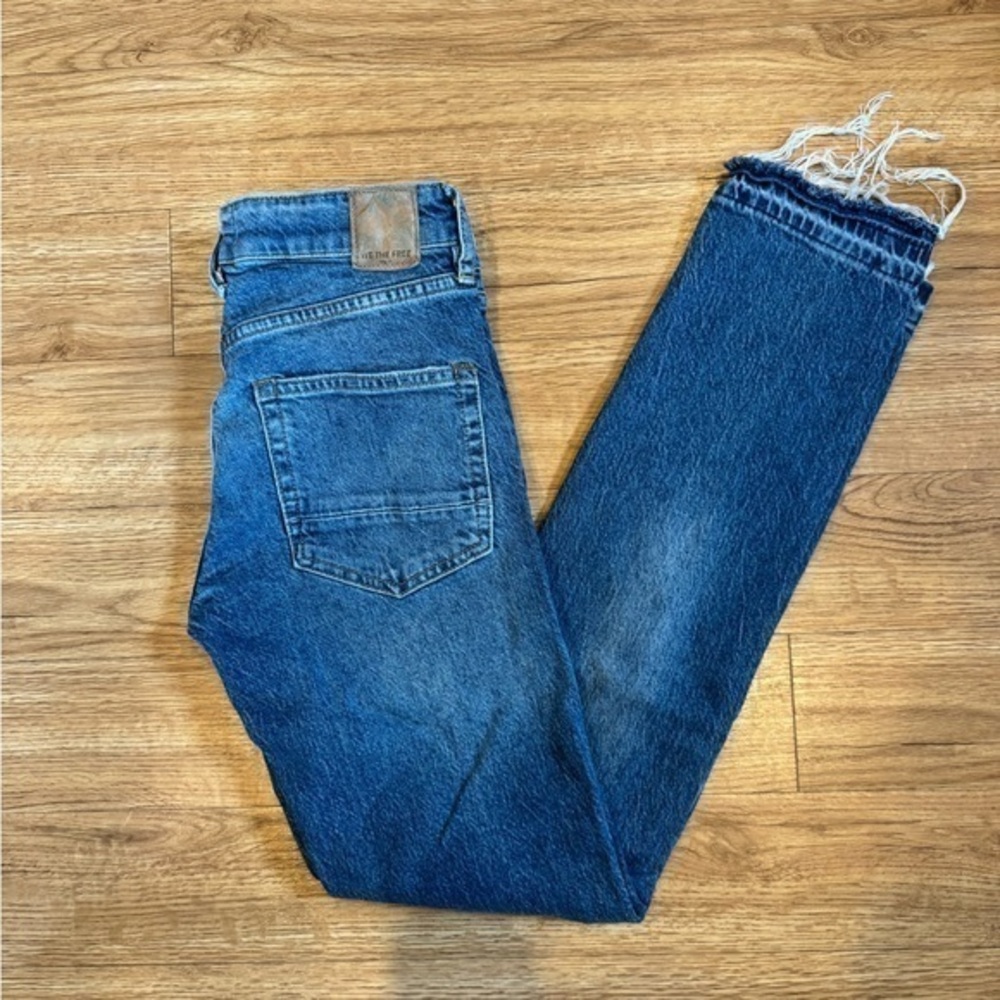 Free people We the Free Slim Boyfriend Jeans Womens Size 24